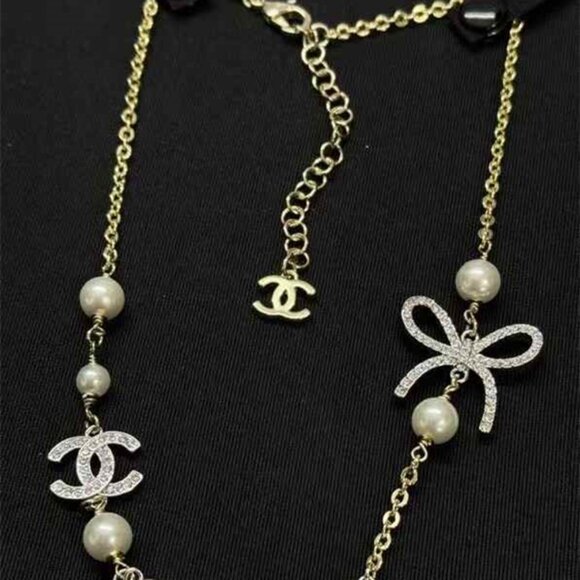 Chanel Bow Round Diamond Double C Full Diamond Pearl Necklace - Picture 4 of 4